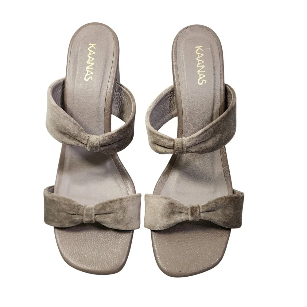 KAANAS Womens Gramercy Velvet Bow Heel Size 9 Taupe Gray‎ Girlhoodcore Flirty